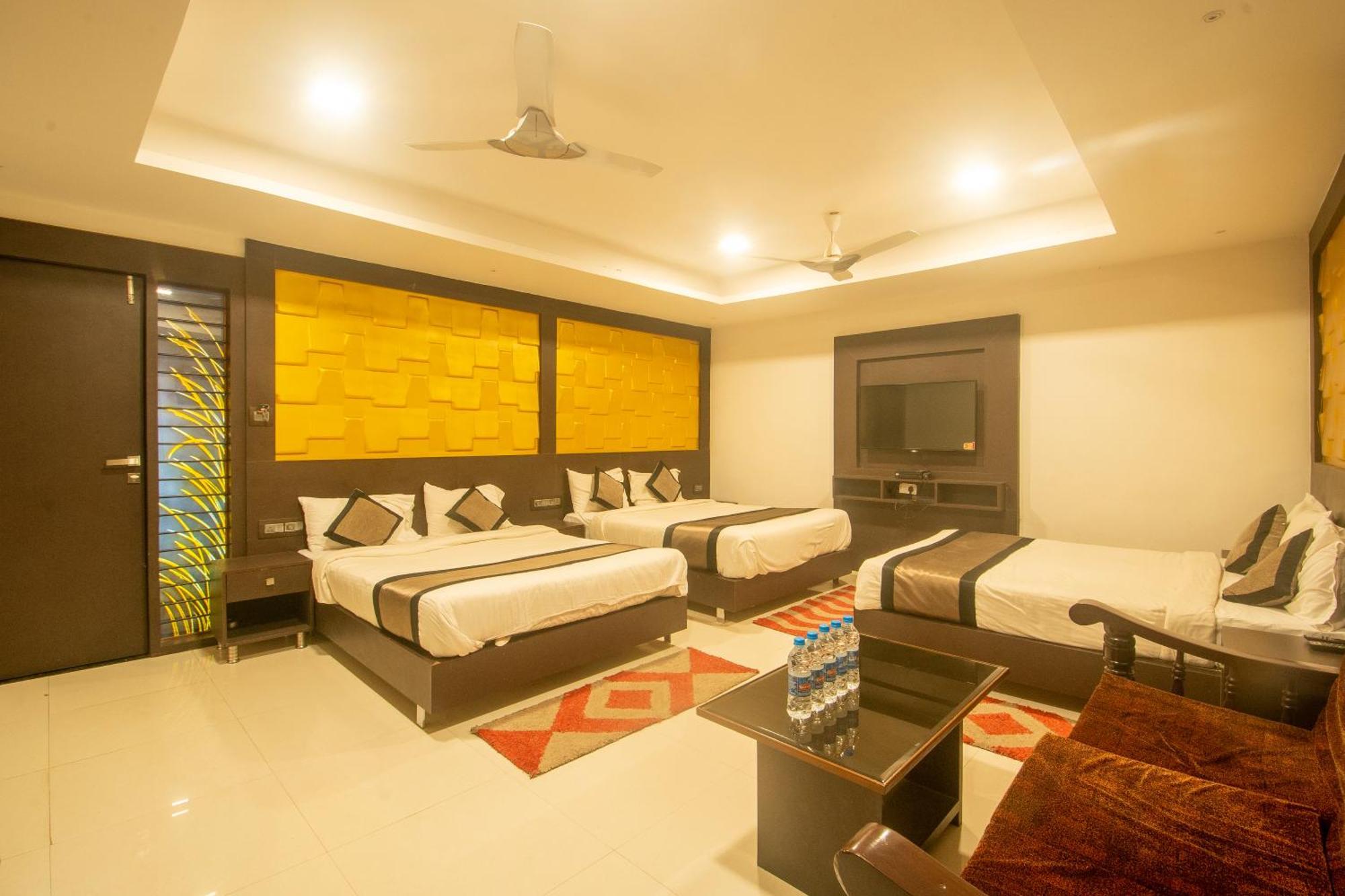 Parampara Residency Kushālnagar Kültér fotó